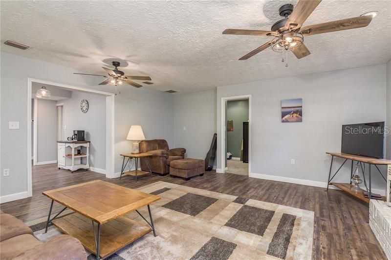 Recently Rented: $1,795 (2 beds, 2 baths, 1466 Square Feet)