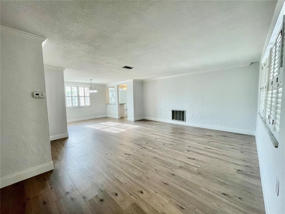 For Sale: $645,900 (2 beds, 2 baths, 1408 Square Feet)