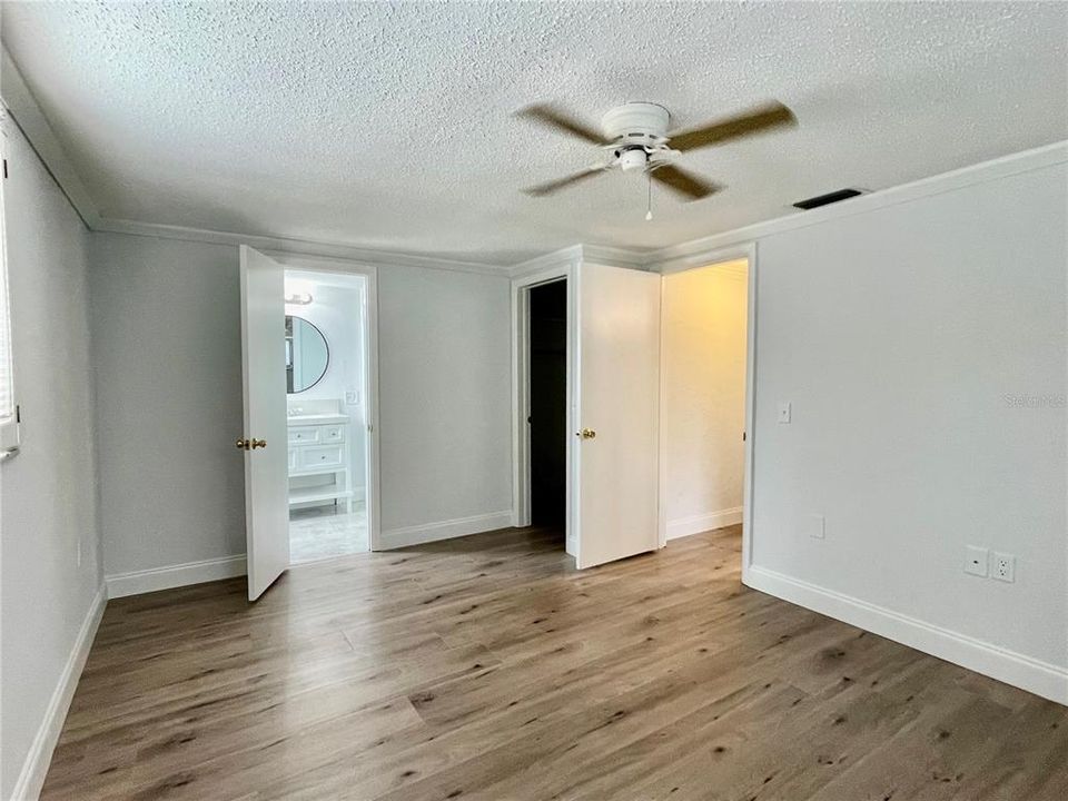 For Sale: $645,900 (2 beds, 2 baths, 1408 Square Feet)