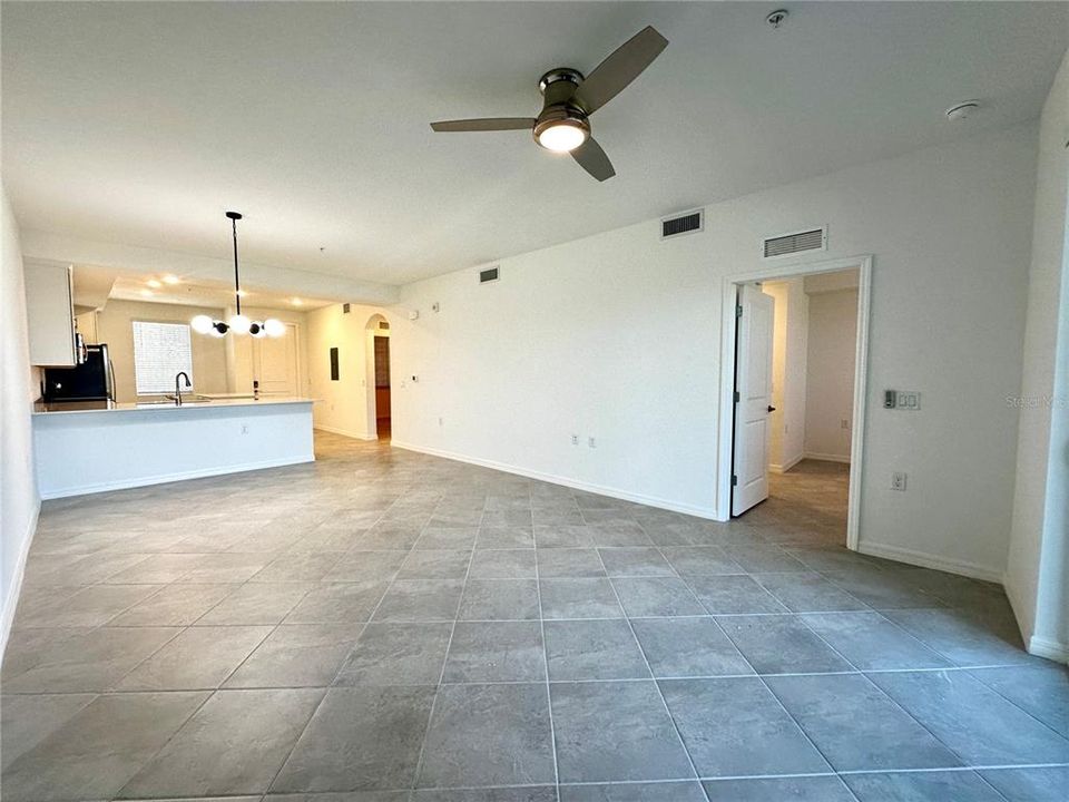 For Rent: $2,095 (2 beds, 2 baths, 1120 Square Feet)