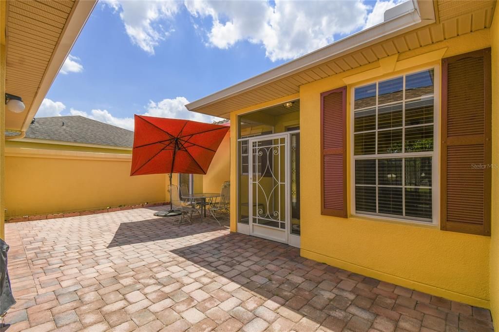 For Sale: $456,000 (3 beds, 3 baths, 2325 Square Feet)