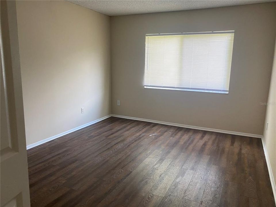 For Sale: $187,900 (2 beds, 2 baths, 1126 Square Feet)