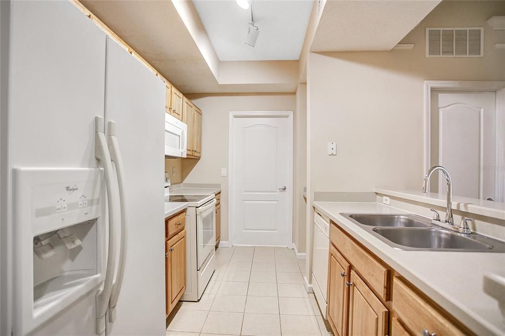 For Rent: $1,920 (2 beds, 2 baths, 1174 Square Feet)