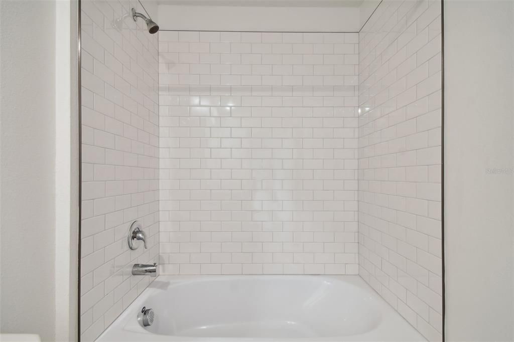 出租: $2,500 (4 贝兹, 2 浴室, 1936 平方英尺)