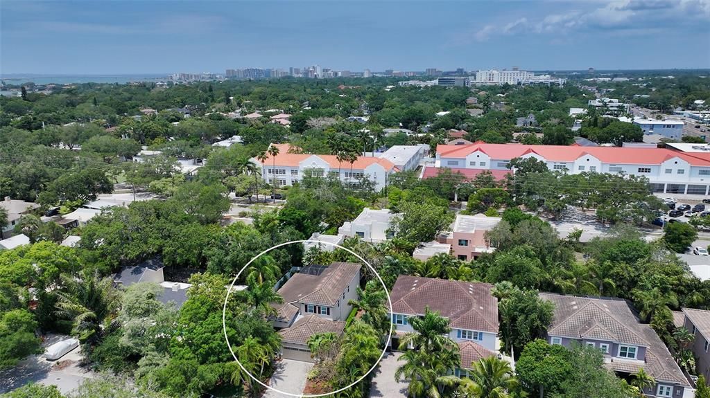 Active With Contract: $1,875,000 (3 beds, 3 baths, 2556 Square Feet)