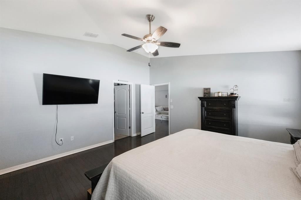 For Sale: $390,000 (3 beds, 2 baths, 1744 Square Feet)