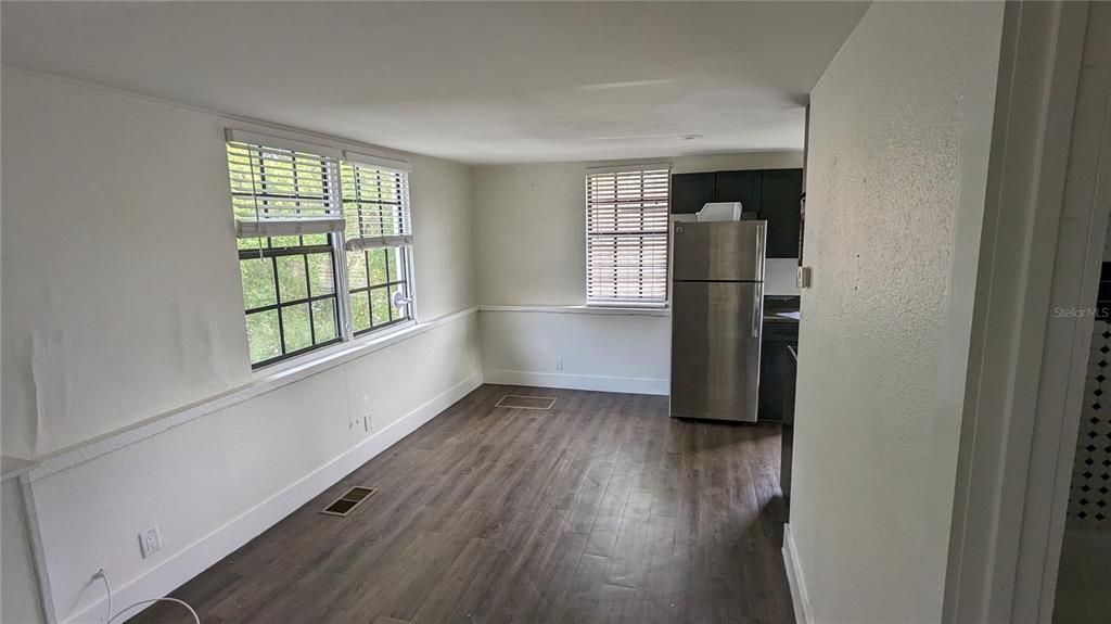 Recently Rented: $1,900 (1 beds, 1 baths, 700 Square Feet)