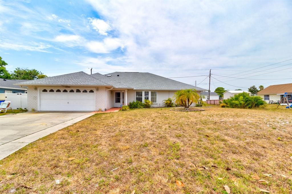 For Sale: $439,900 (4 beds, 2 baths, 2371 Square Feet)