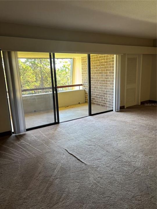 For Sale: $230,000 (1 beds, 1 baths, 825 Square Feet)