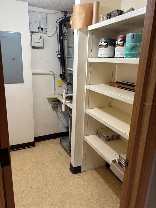 For Sale: $230,000 (1 beds, 1 baths, 825 Square Feet)