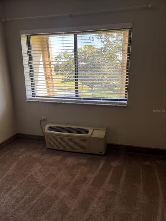 For Sale: $230,000 (1 beds, 1 baths, 825 Square Feet)