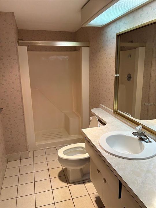 For Sale: $230,000 (1 beds, 1 baths, 825 Square Feet)