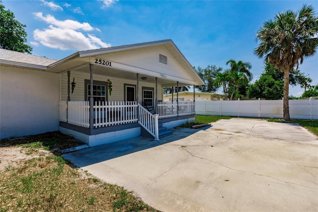For Sale: $250,000 (3 beds, 1 baths, 1552 Square Feet)