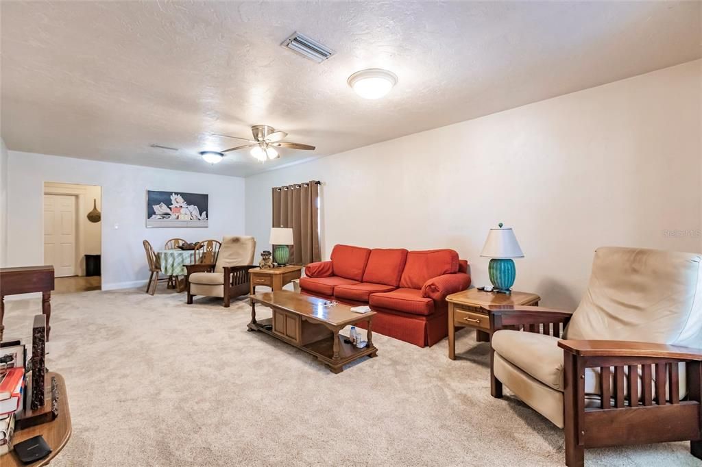 For Sale: $250,000 (3 beds, 1 baths, 1552 Square Feet)
