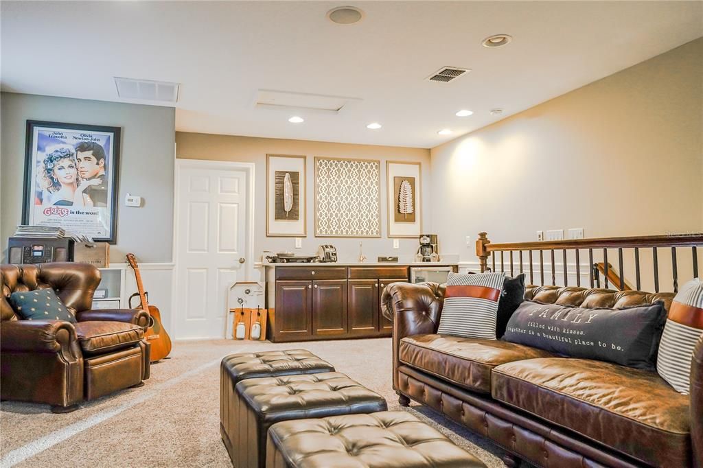 For Sale: $1,050,000 (5 beds, 4 baths, 3688 Square Feet)