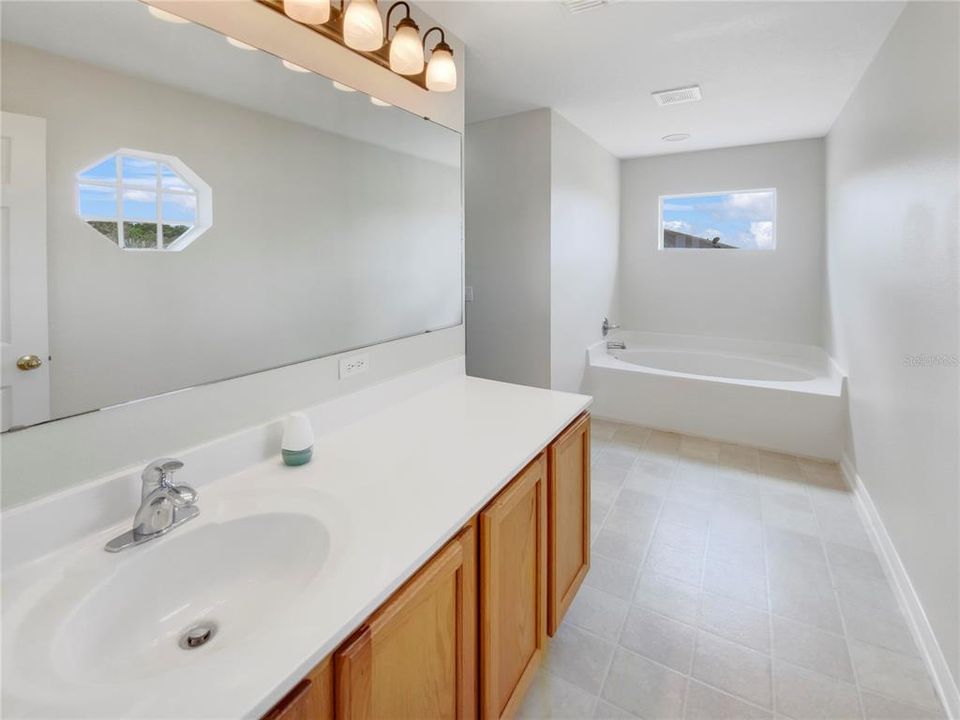For Sale: $346,000 (3 beds, 2 baths, 2200 Square Feet)