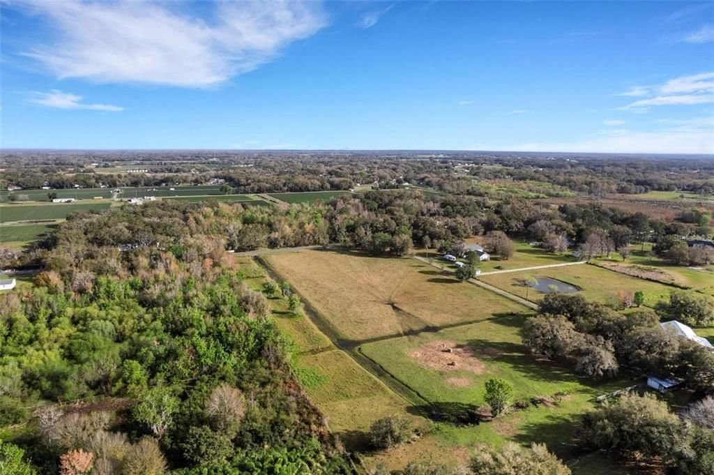 На продажу: $1,399,900 (15.74 acres)