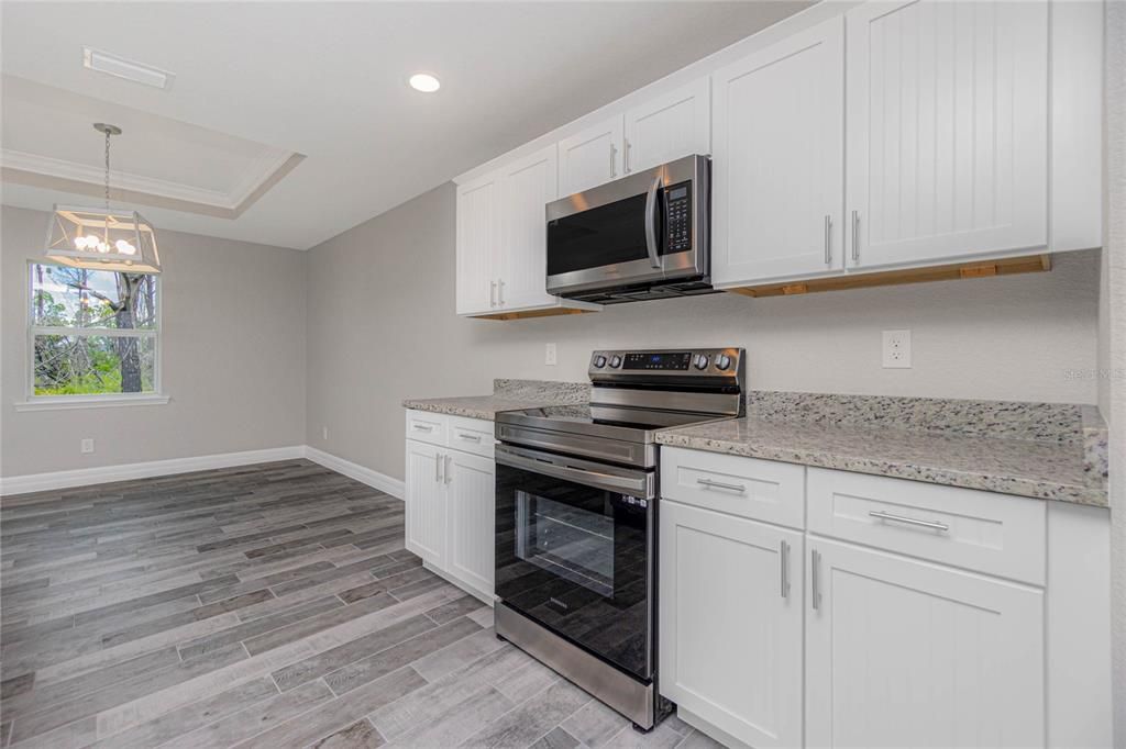 For Sale: $339,900 (3 beds, 2 baths, 1663 Square Feet)