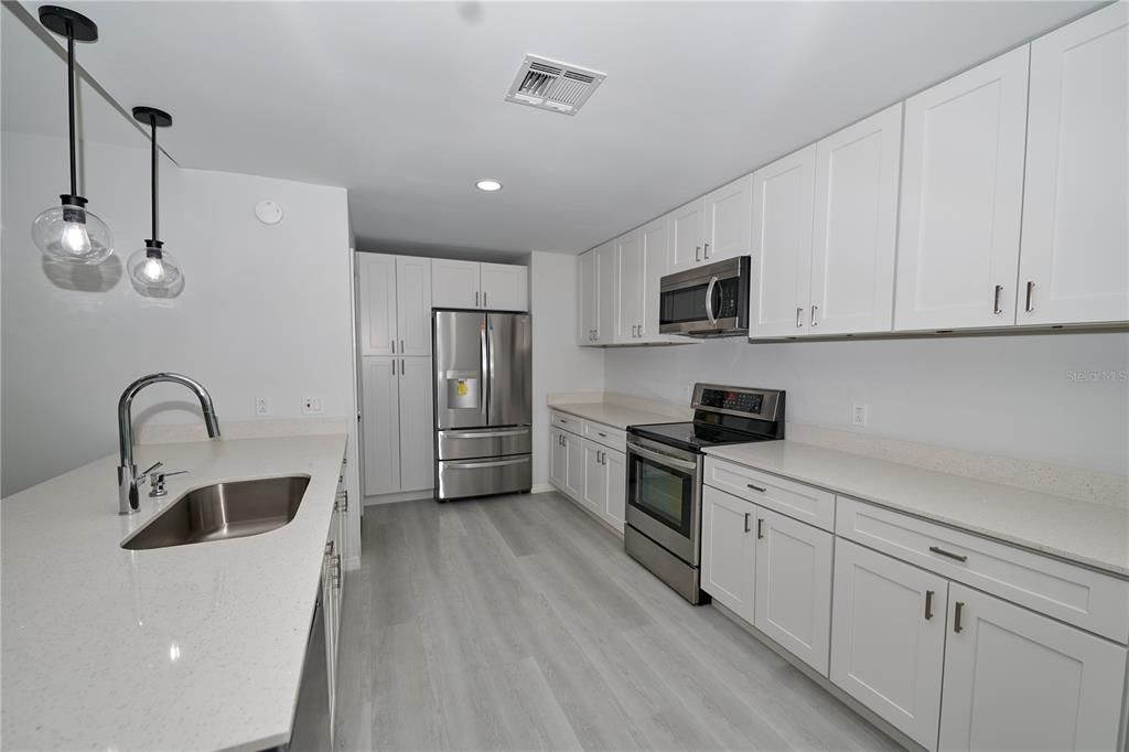 For Sale: $374,000 (3 beds, 2 baths, 1624 Square Feet)