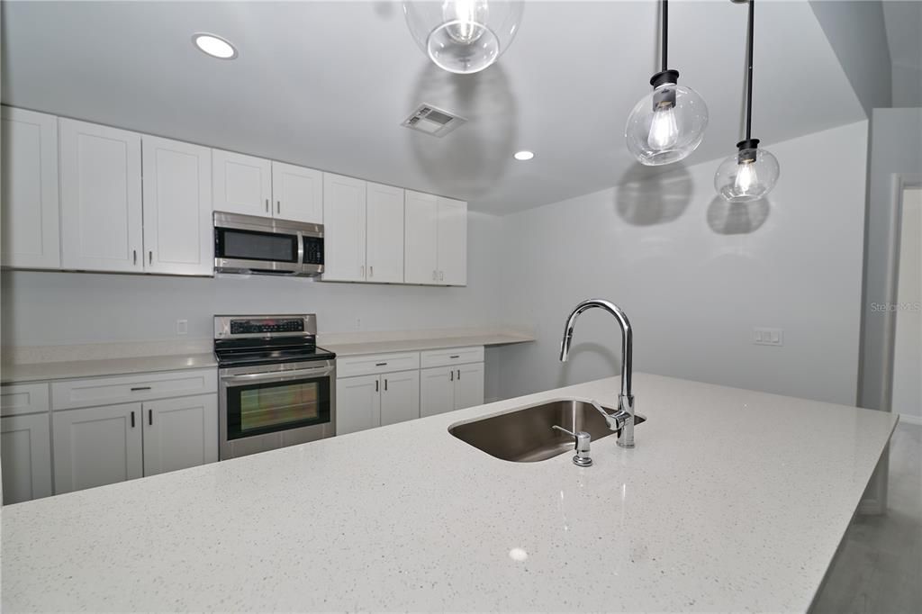 For Sale: $374,000 (3 beds, 2 baths, 1624 Square Feet)