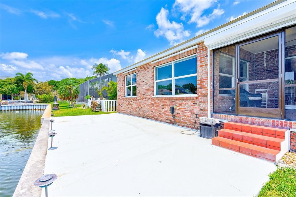 For Sale: $875,000 (4 beds, 2 baths, 2498 Square Feet)