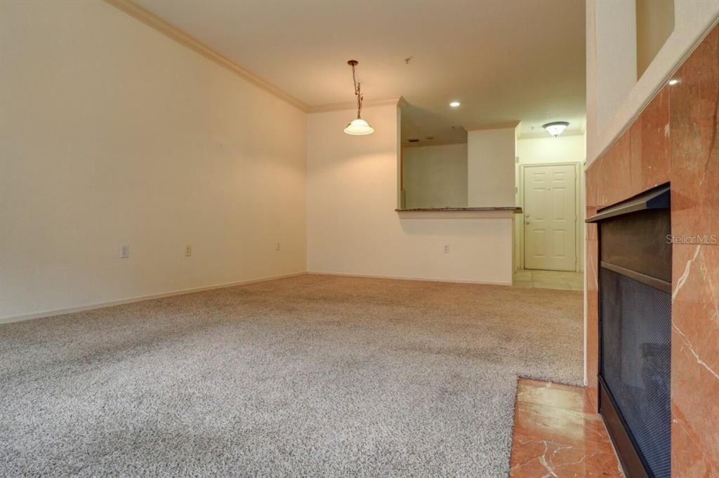 For Rent: $1,600 (1 beds, 1 baths, 1020 Square Feet)
