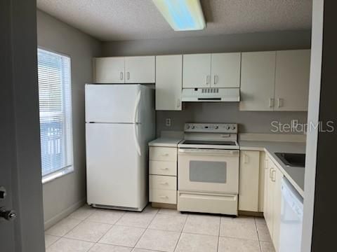 For Rent: $1,350 (1 beds, 1 baths, 680 Square Feet)