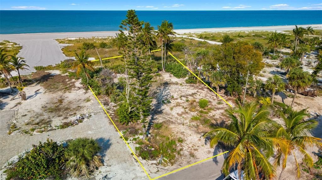 En Venta: $3,799,000 (0.37 acres)