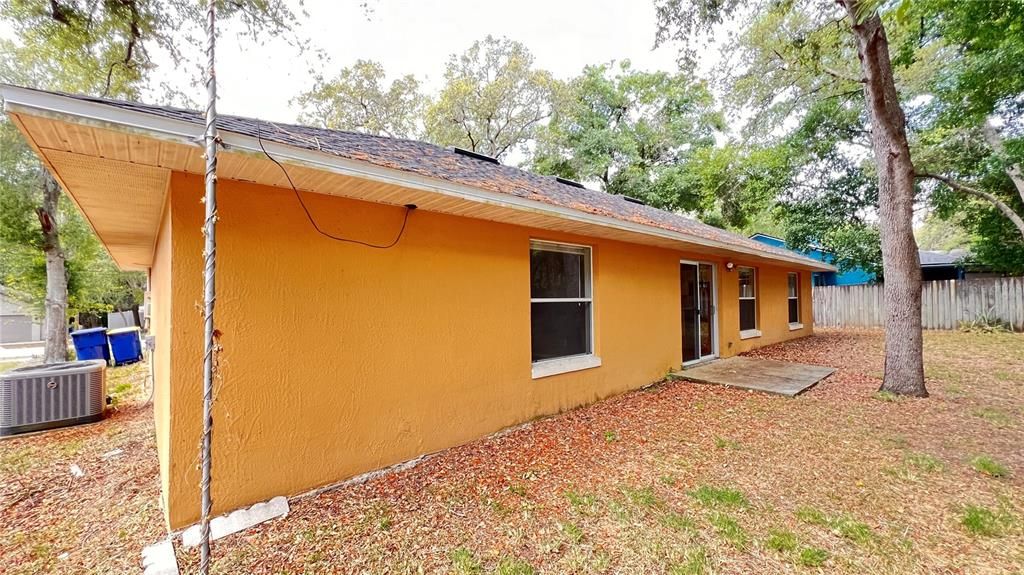 For Rent: $2,100 (3 beds, 2 baths, 1382 Square Feet)