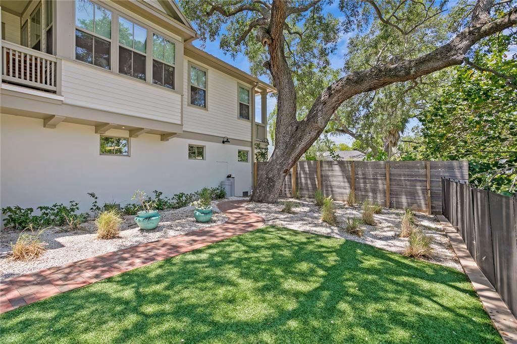 Active With Contract: $995,000 (4 beds, 3 baths, 2103 Square Feet)