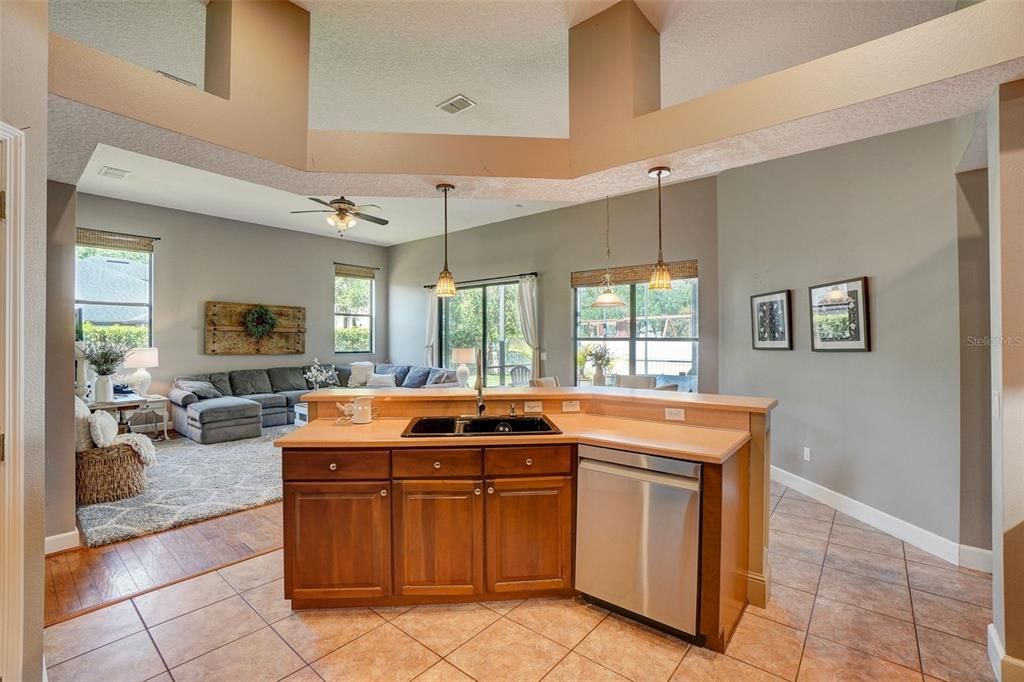 Recently Sold: $675,000 (4 beds, 3 baths, 2730 Square Feet)