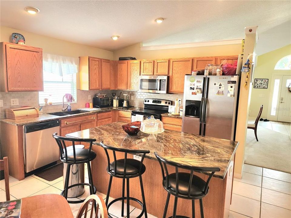 For Sale: $340,000 (4 beds, 2 baths, 1984 Square Feet)