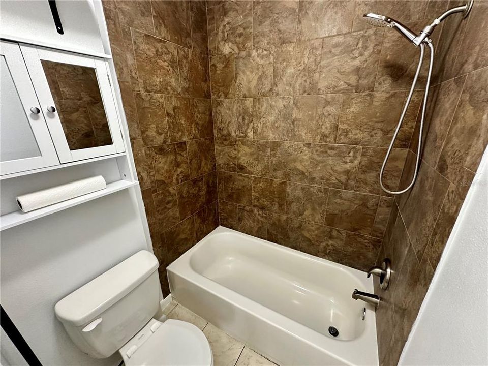 最近租的: $1,350 (2 贝兹, 1 浴室, 531 平方英尺)