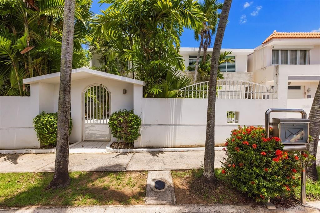 Recently Sold: $725,000 (5 beds, 4 baths, 538 Square Feet)