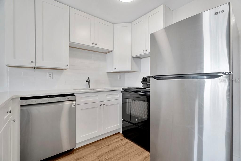 For Rent: $1,415 (1 beds, 1 baths, 550 Square Feet)