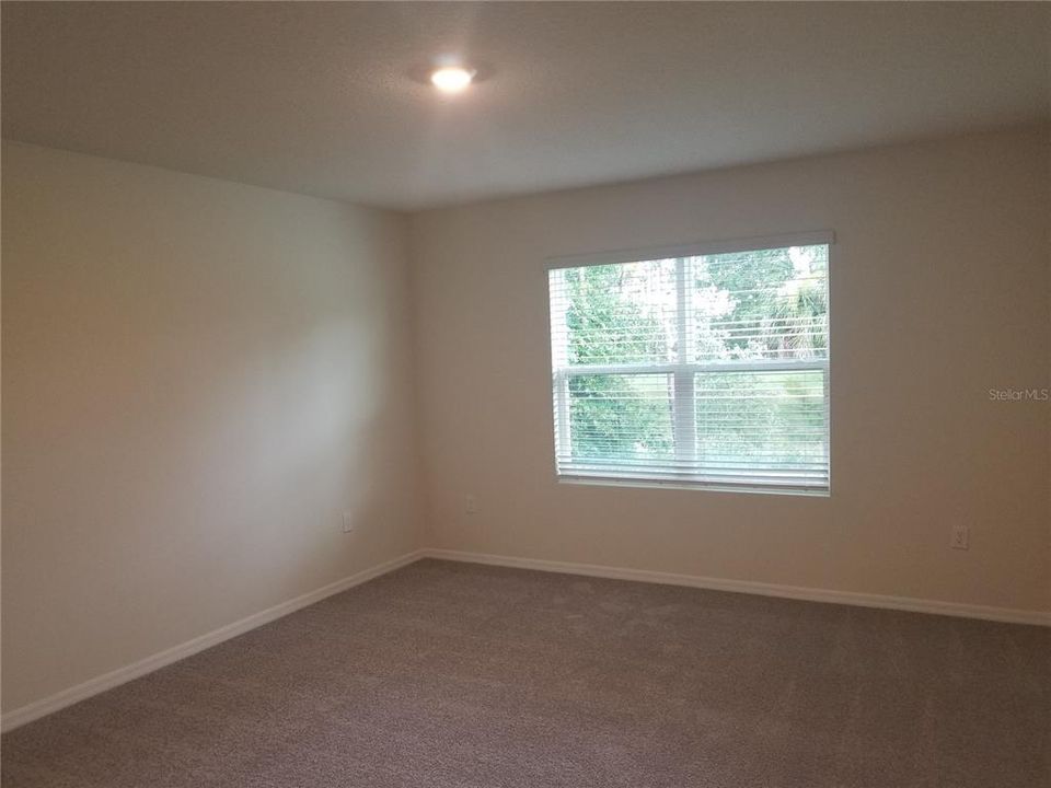 For Rent: $2,545 (4 beds, 2 baths, 2326 Square Feet)