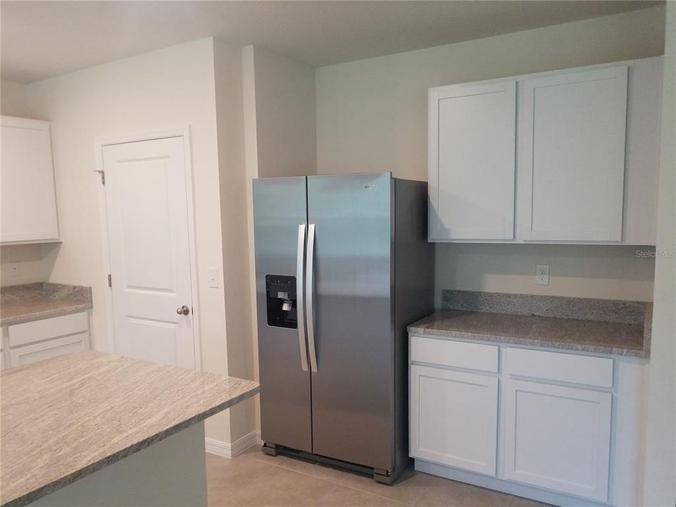 For Rent: $2,545 (4 beds, 2 baths, 2326 Square Feet)