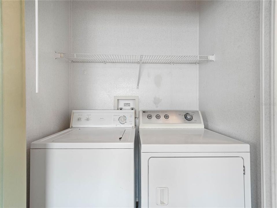 For Sale: $189,000 (2 beds, 2 baths, 864 Square Feet)