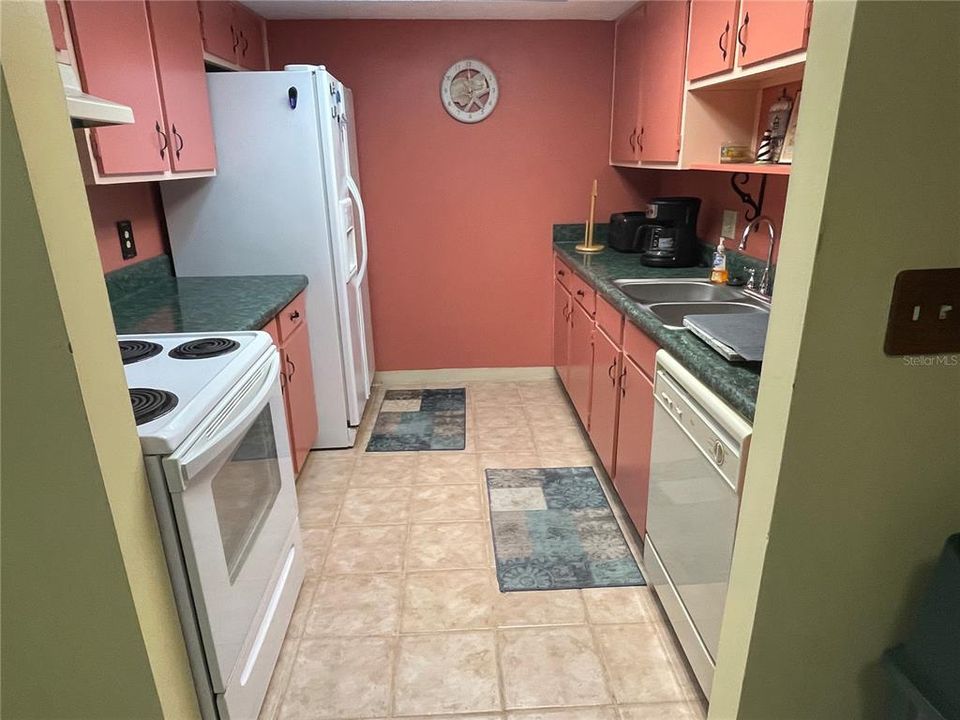 For Sale: $199,900 (3 beds, 2 baths, 1140 Square Feet)