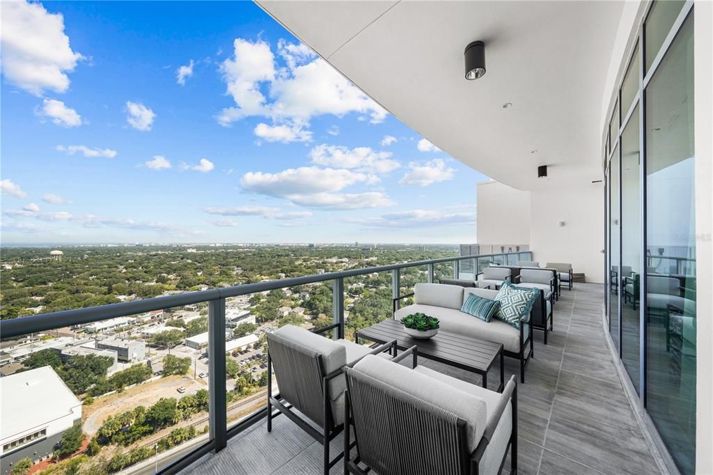 For Sale: $3,795,000 (4 beds, 5 baths, 3159 Square Feet)