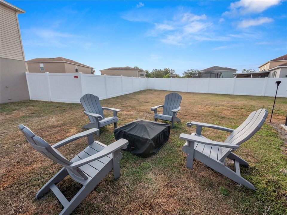 Active With Contract: $299,000 (3 beds, 2 baths, 1444 Square Feet)