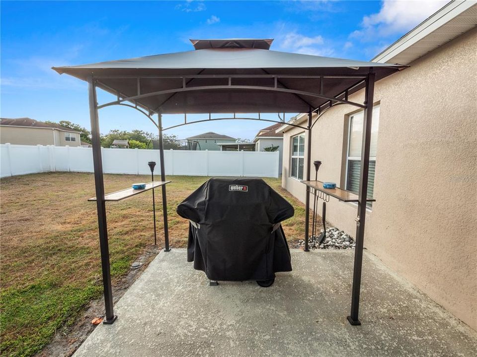 Active With Contract: $299,000 (3 beds, 2 baths, 1444 Square Feet)