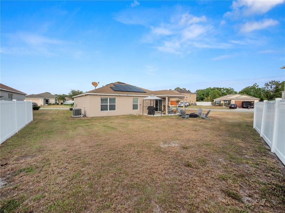 Active With Contract: $299,000 (3 beds, 2 baths, 1444 Square Feet)