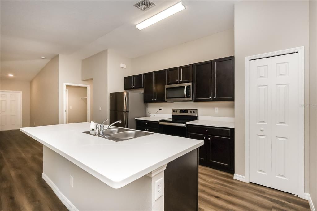 Active With Contract: $329,900 (4 beds, 2 baths, 1833 Square Feet)