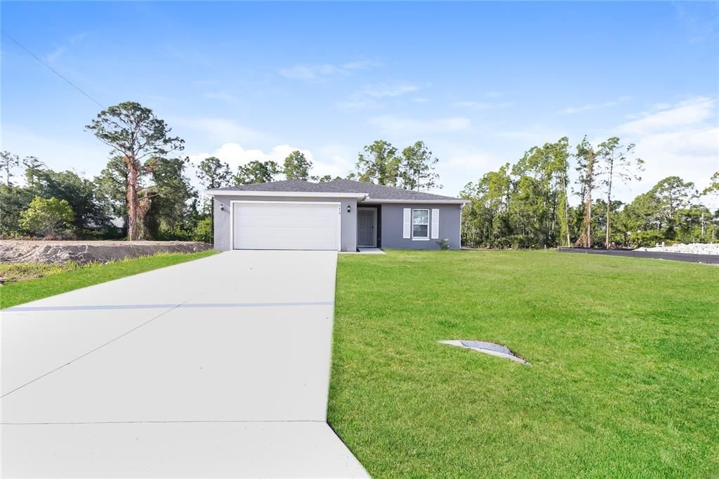Active With Contract: $329,900 (4 beds, 2 baths, 1833 Square Feet)