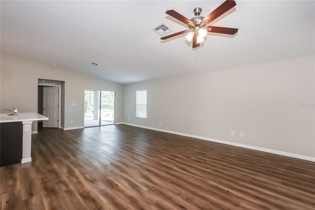 Active With Contract: $329,900 (4 beds, 2 baths, 1833 Square Feet)