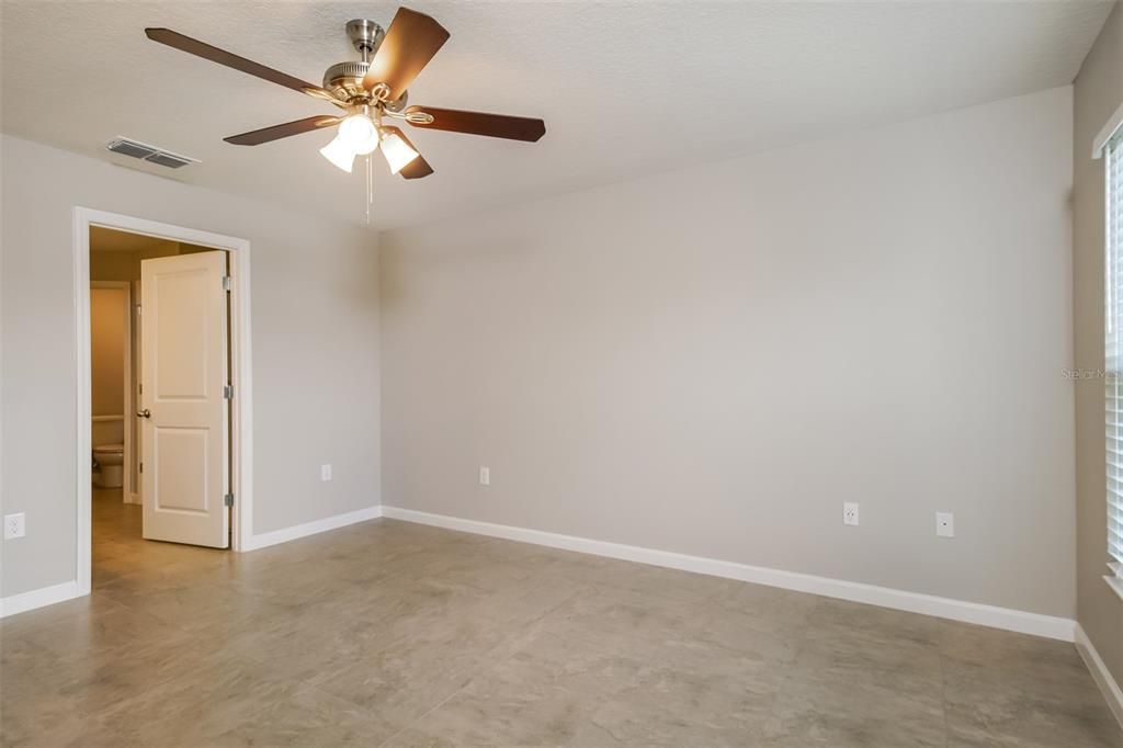 For Rent: $2,125 (4 beds, 2 baths, 1758 Square Feet)