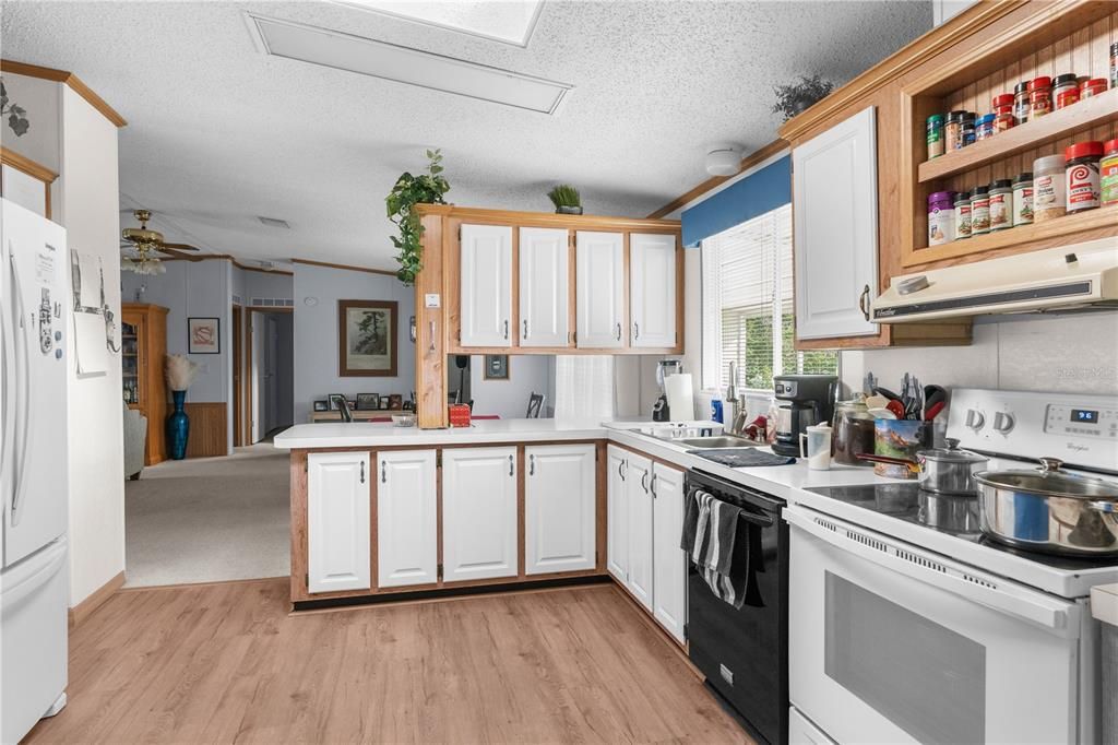 Kitchen Dining Area