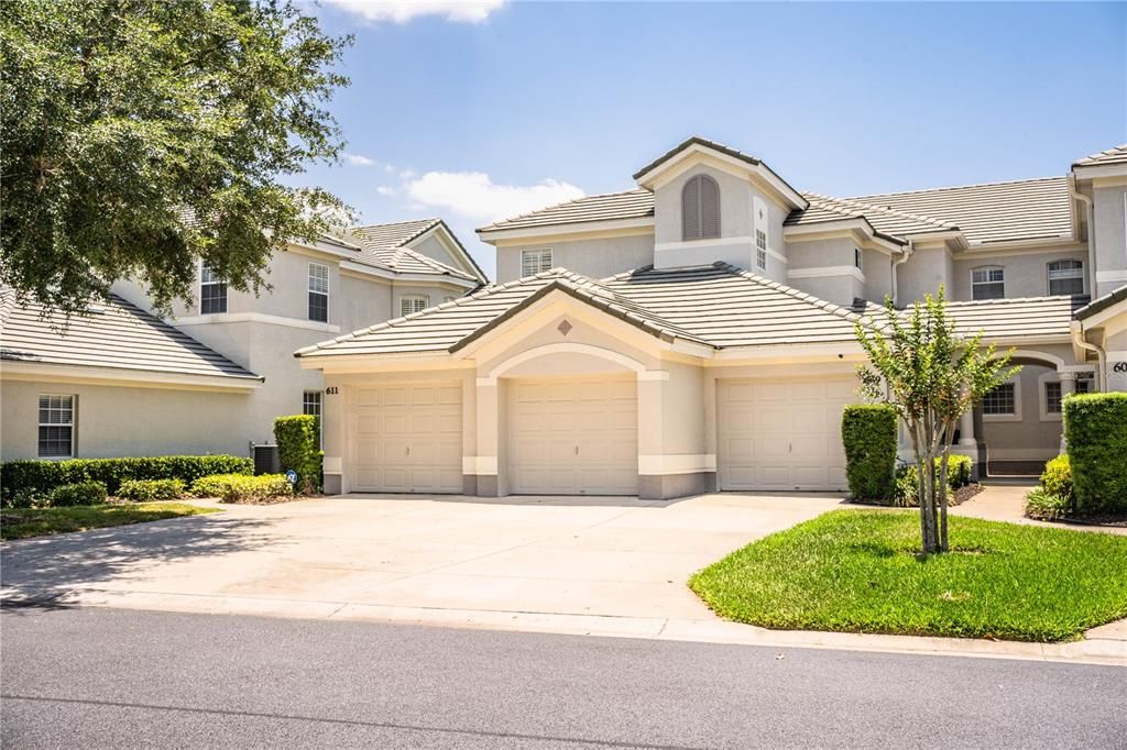 Active With Contract: $409,900 (3 beds, 2 baths, 1774 Square Feet)