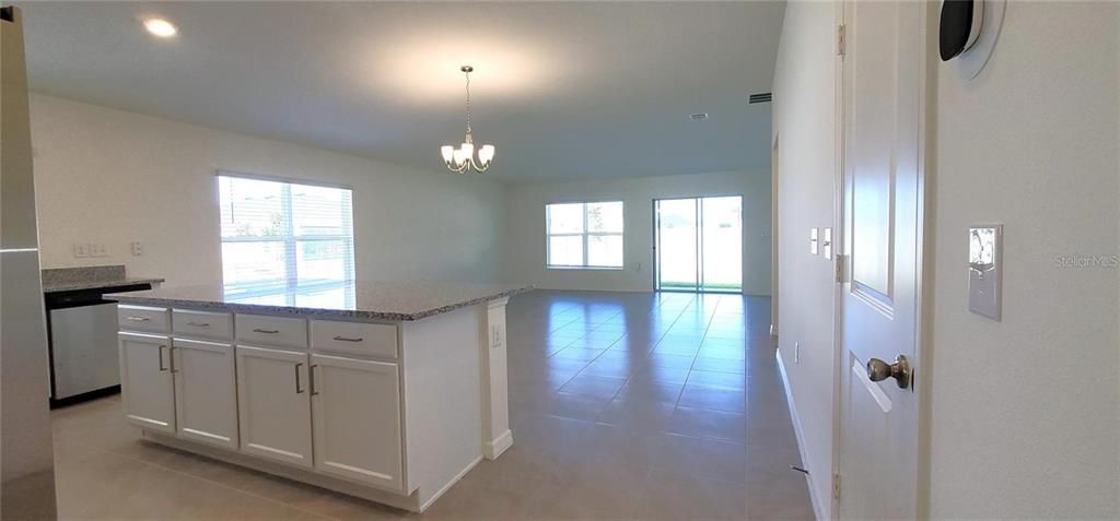 For Rent: $2,700 (4 beds, 2 baths, 2160 Square Feet)